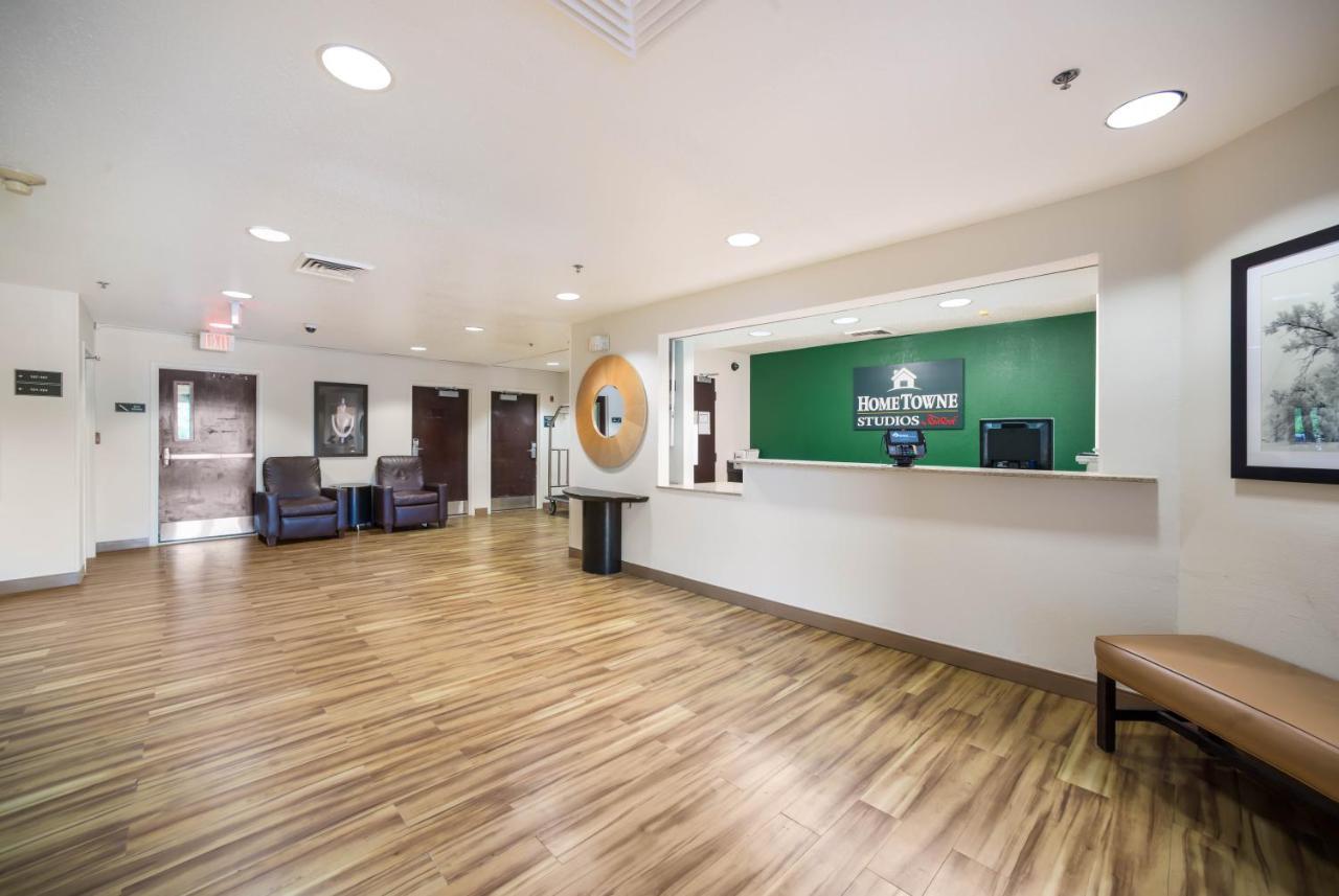 Hometowne Studios By Red Roof St. Louis - Airport/N Lindbergh เฮเซลวูด ภายนอก รูปภาพ